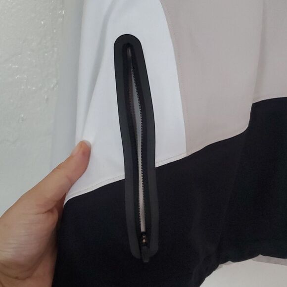 Under Armour Unstoppable Cropped Jacket Women's Size XL - Picture 7 of 15